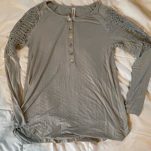 NanaMacs Button front tunic with crotchet sleeves